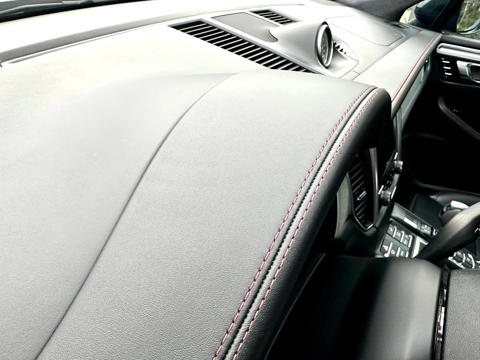 2017 Porsche Macan Turbo - Image 8 of 11