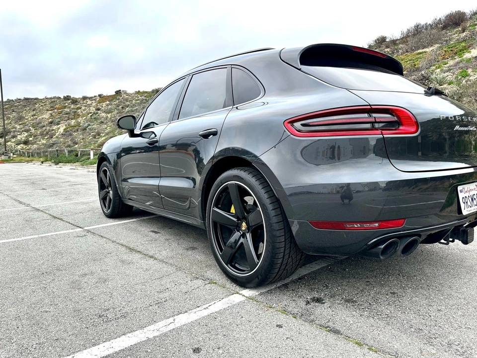 2017 Porsche Macan Turbo - Image 10 of 11