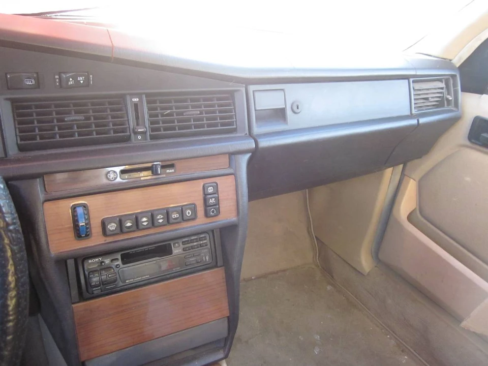 1989 Mercedes-Benz 190E - Image 8 of 11