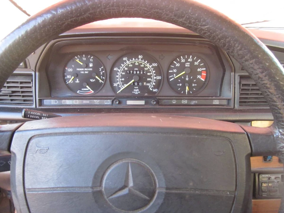 1989 Mercedes-Benz 190E - Image 7 of 11
