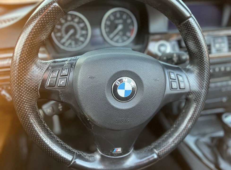 2009 BMW E93 335i Convertible - Image 2 of 11