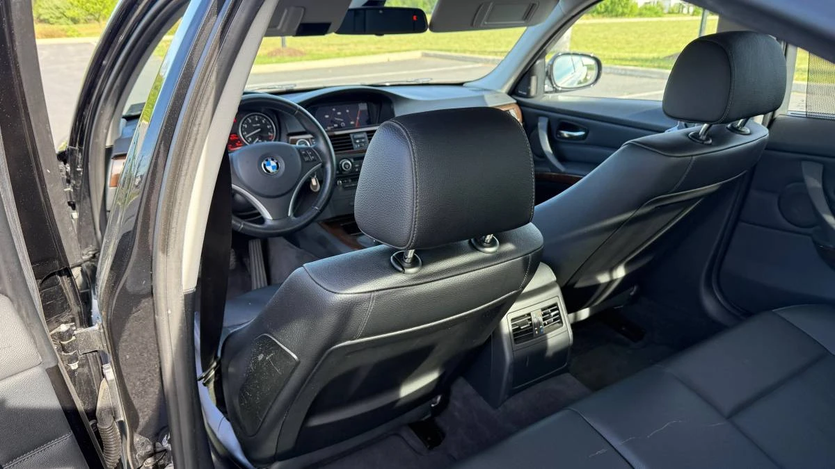 2011 BMW E90 3 Series Sedan - Image 19 of 24