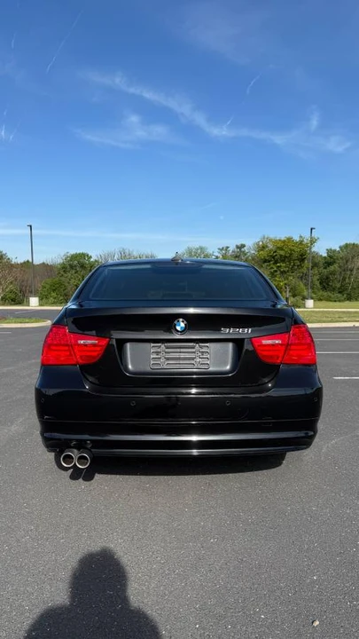 2011 BMW E90 3 Series Sedan - Image 8 of 24
