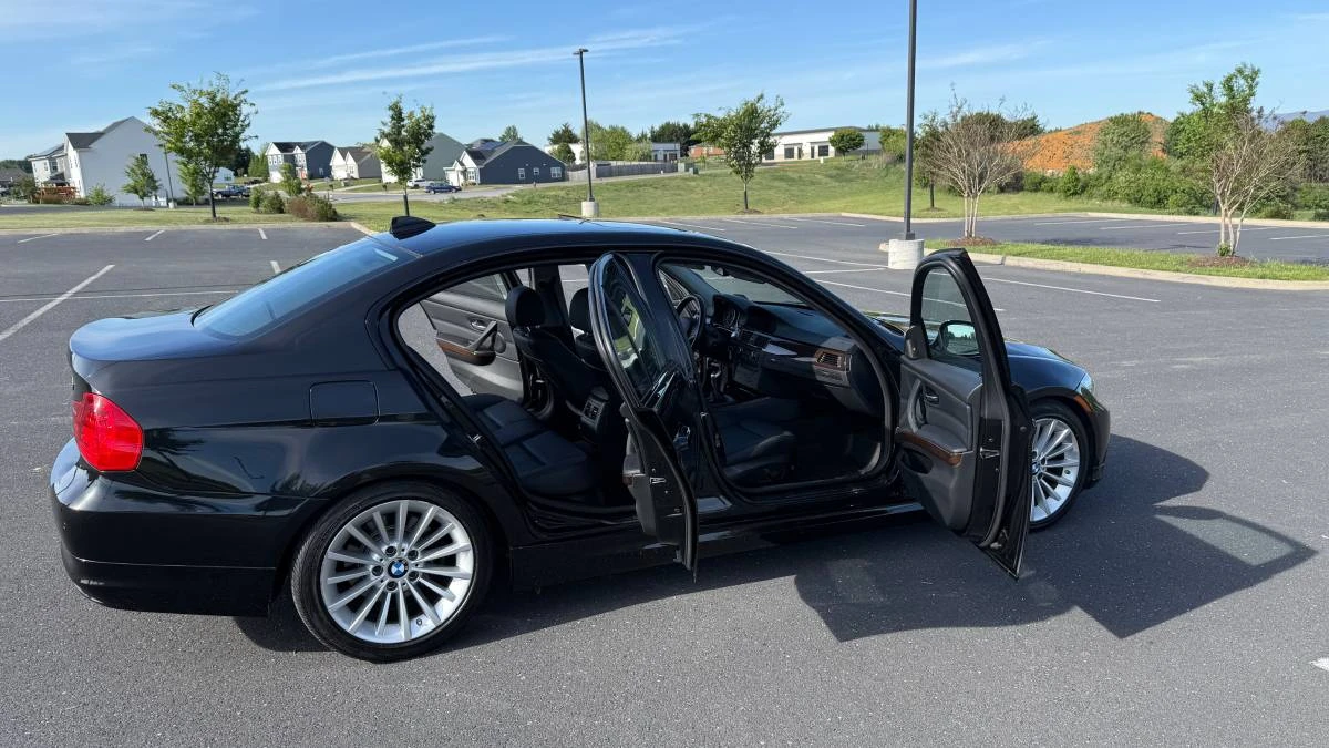 2011 BMW E90 3 Series Sedan - Image 22 of 24