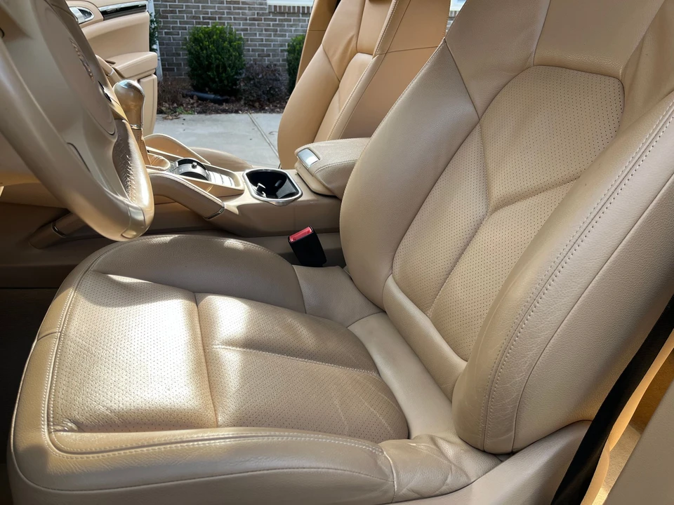 2014 Porsche 958 Cayenne - Image 9 of 10