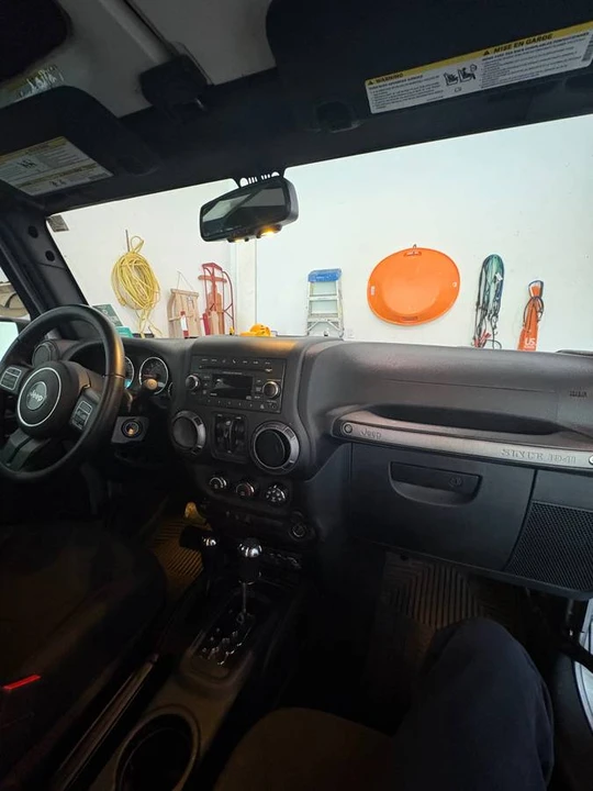 2017 Jeep - Image 10 of 19