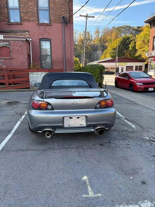 2004 Honda AP2 S2000 - Image 2 of 5