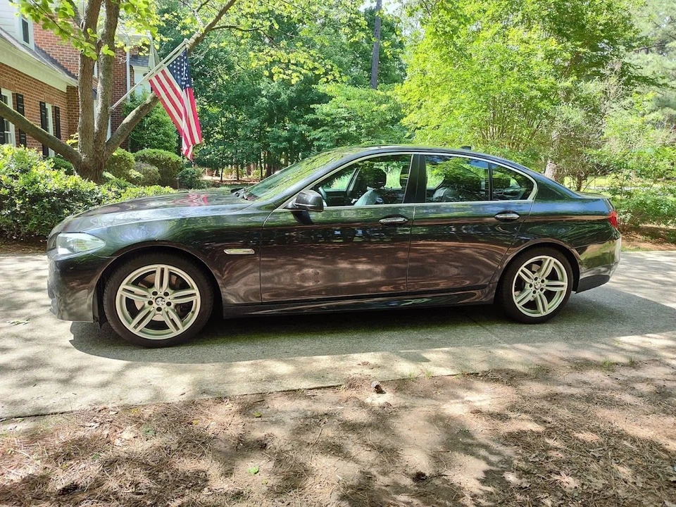 2012 BMW F10 5 Series Sedan - Image 2 of 28