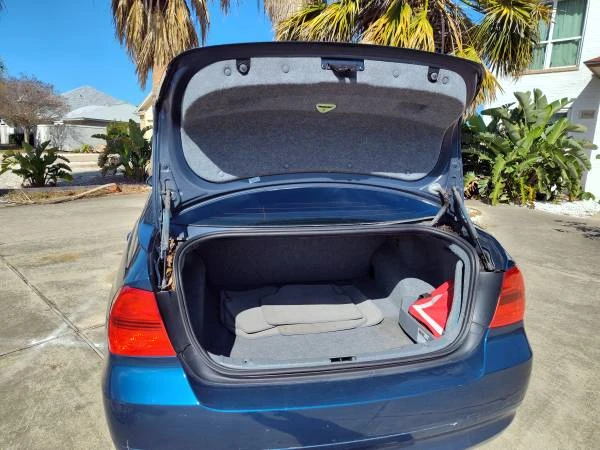 2006 BMW E90 3 Series Sedan - Image 11 of 21