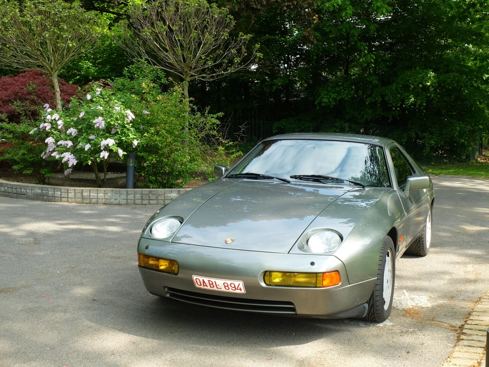 1988 Porsche 928 S4 - Image 7 of 18