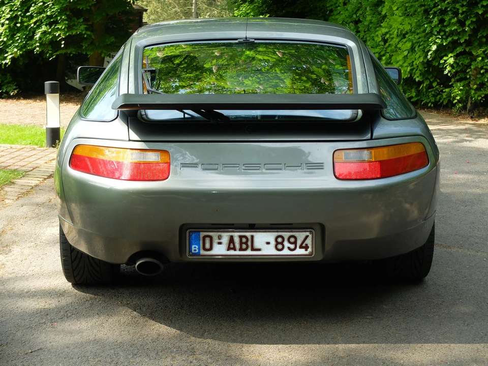 1988 Porsche 928 S4 - Image 12 of 18