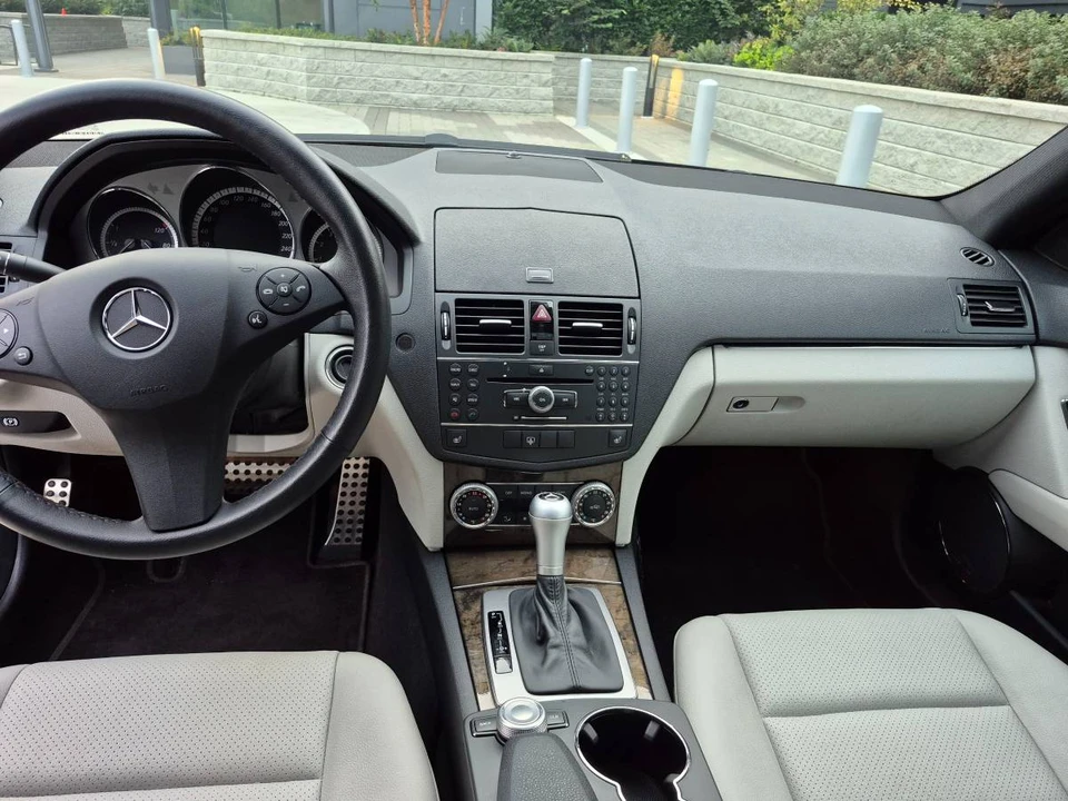 2009 Mercedes-Benz W204 C-Class - Image 13 of 18