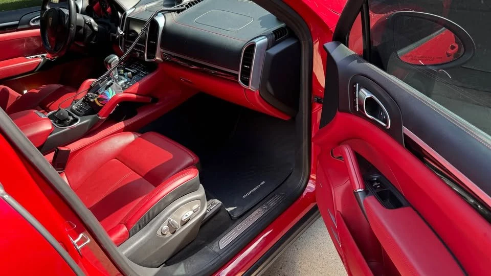 2014 Porsche 958 Cayenne S - Image 8 of 10
