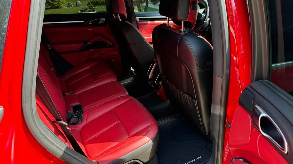 2014 Porsche 958 Cayenne S - Image 9 of 10