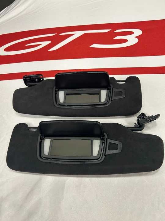 2014 Parts & Memorabilia Seats & Interior - Image 2 of 10