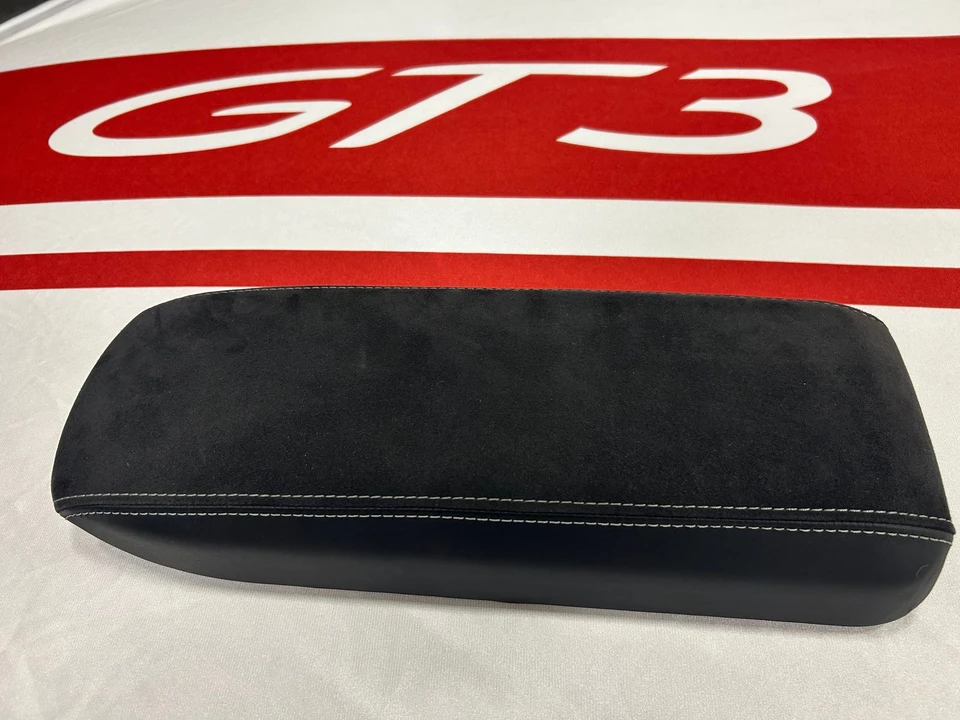 2014 Parts & Memorabilia Seats & Interior - Image 3 of 10