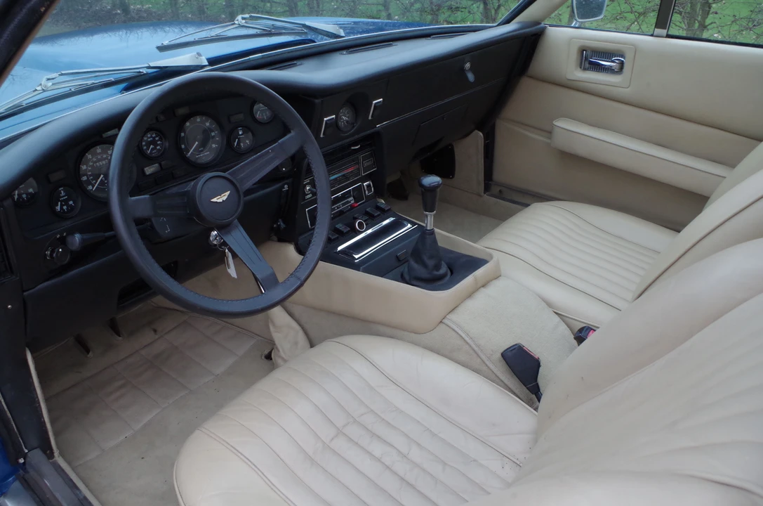 Aston Martin AM V8 - Image 17 of 22