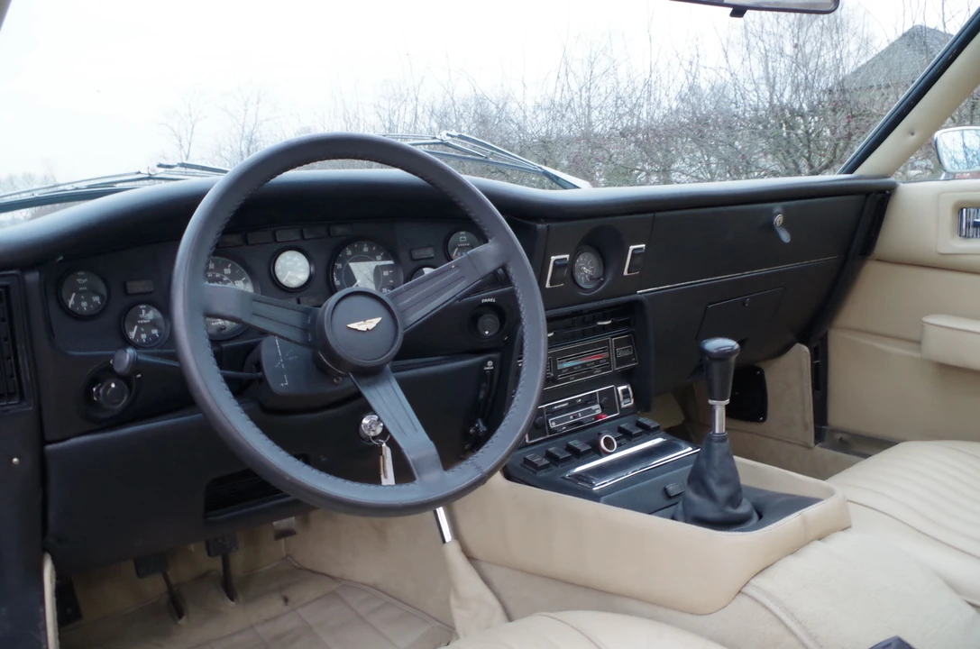 Aston Martin AM V8 - Image 16 of 22