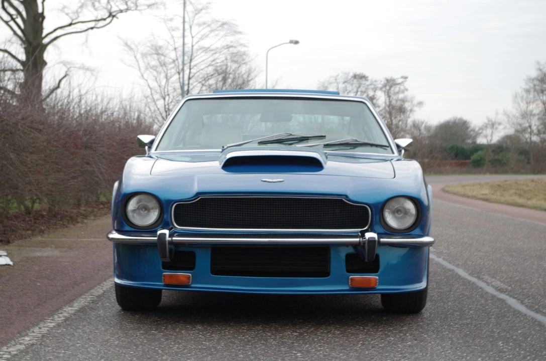 Aston Martin AM V8 - Image 9 of 22