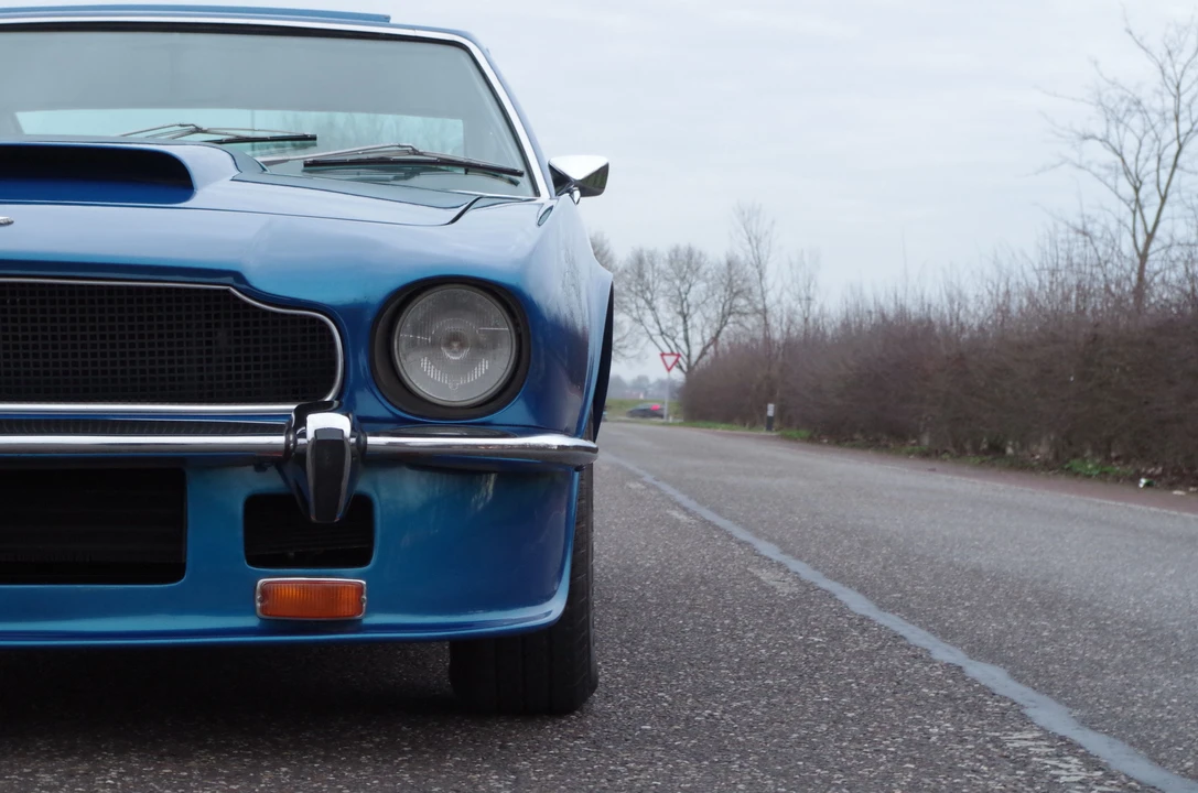 Aston Martin AM V8 - Image 13 of 22