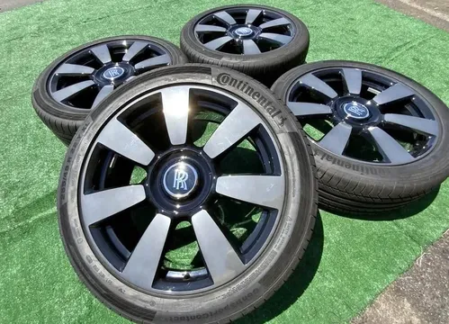 Rolls-Royce Cullinan OEM 22" Wheels