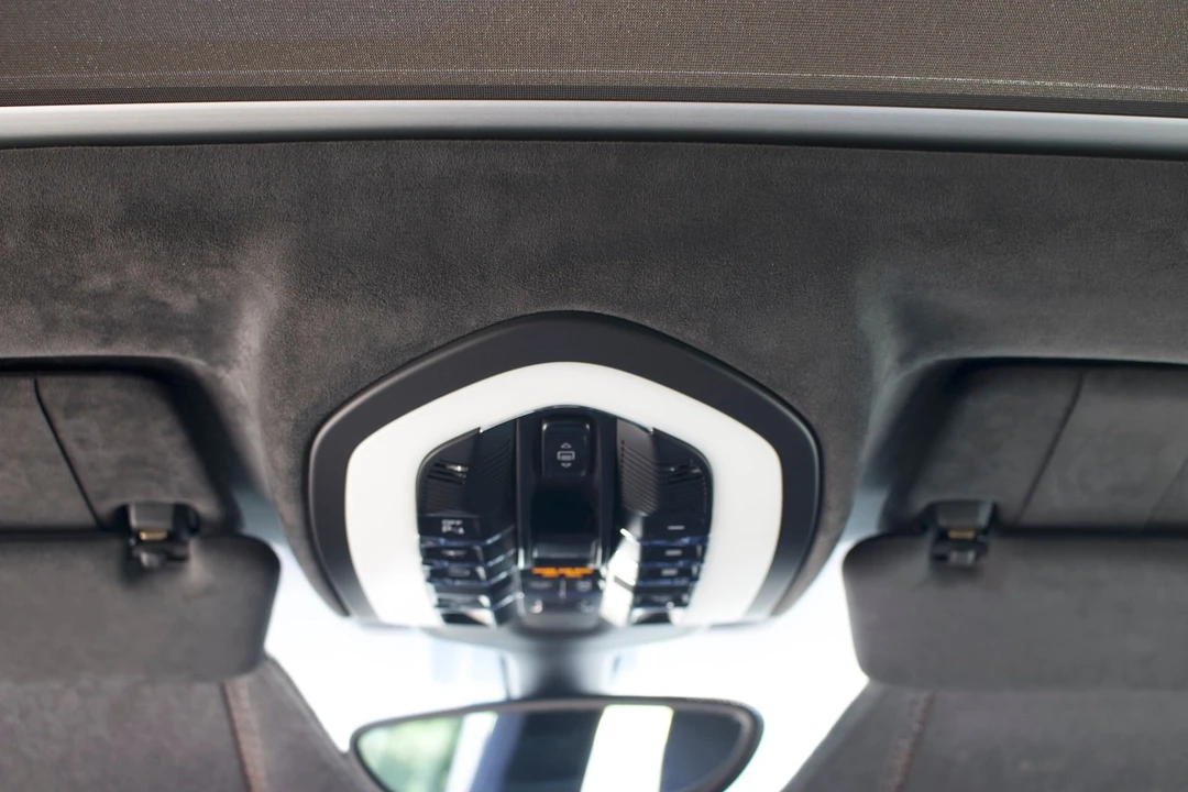 2013 Porsche 958 Cayenne Turbo - Image 26 of 31