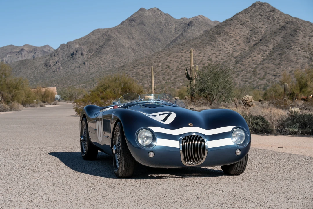 Jaguar Replica - Image 24 of 31
