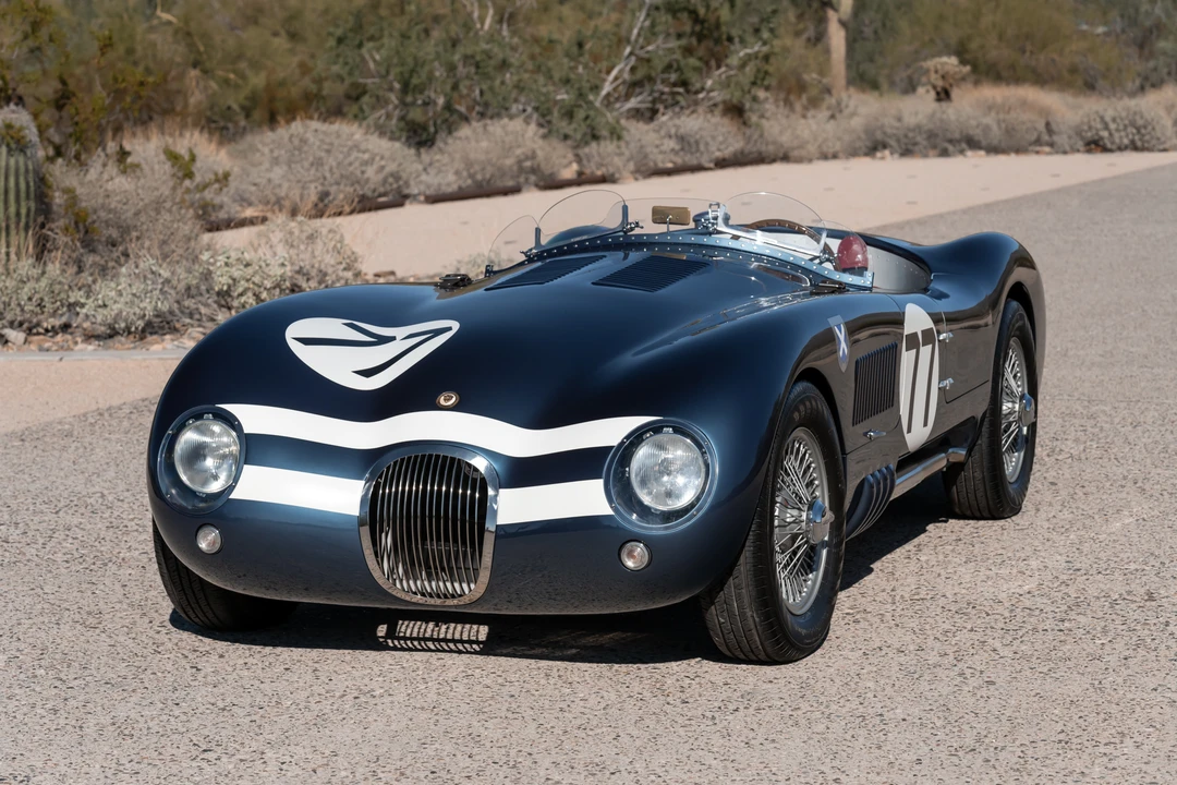 Jaguar Replica - Image 4 of 31