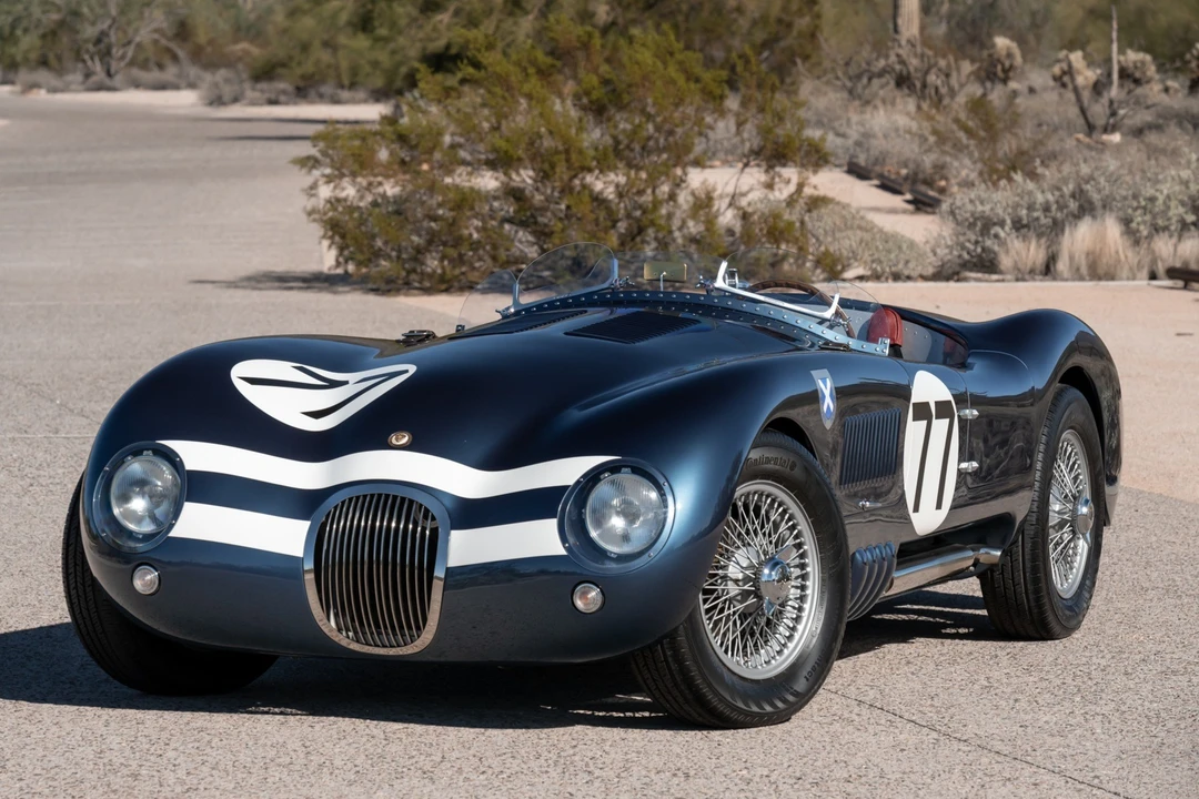 Jaguar Replica - Image 1 of 31