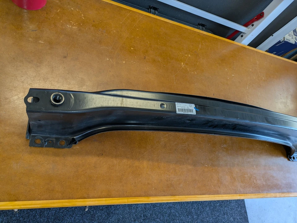 2011 Parts & Memorabilia Bodywork - Image 4 of 4
