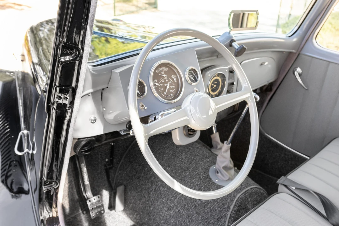 1954 Citroen Traction Avant - Image 30 of 31