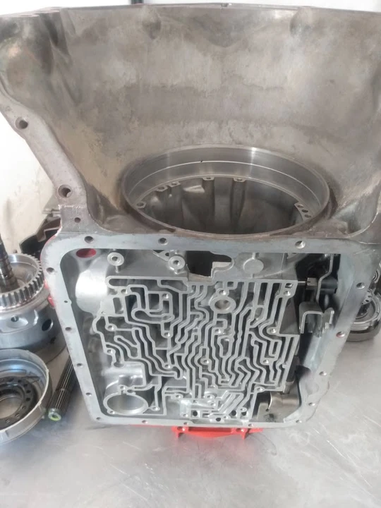 Parts & Memorabilia Gearboxes - Image 3 of 5