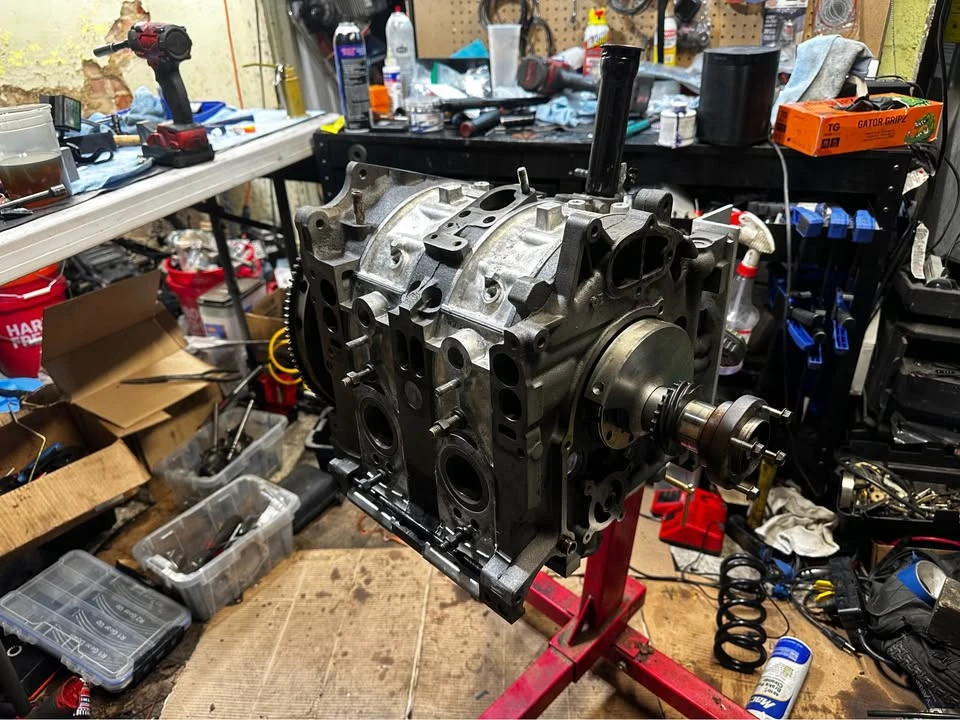 Parts & Memorabilia Engines - Image 2 of 9