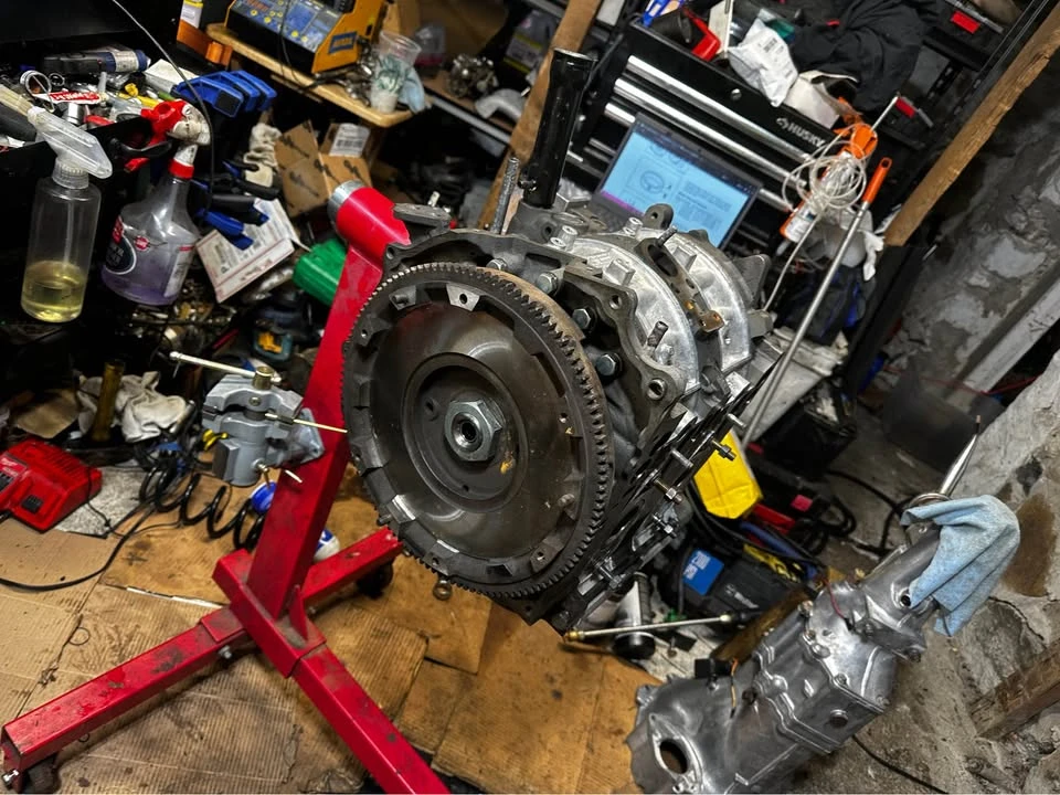 Parts & Memorabilia Engines - Image 4 of 9