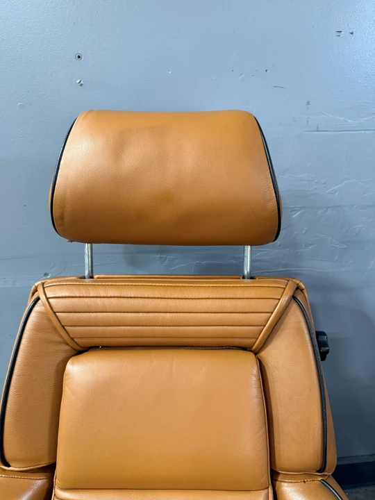 Parts & Memorabilia Seats & Interior - Image 13 of 31