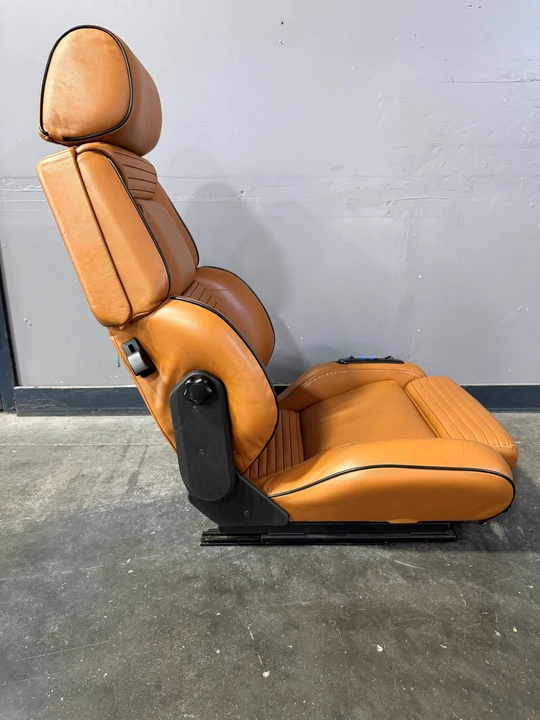 Parts & Memorabilia Seats & Interior - Image 12 of 31