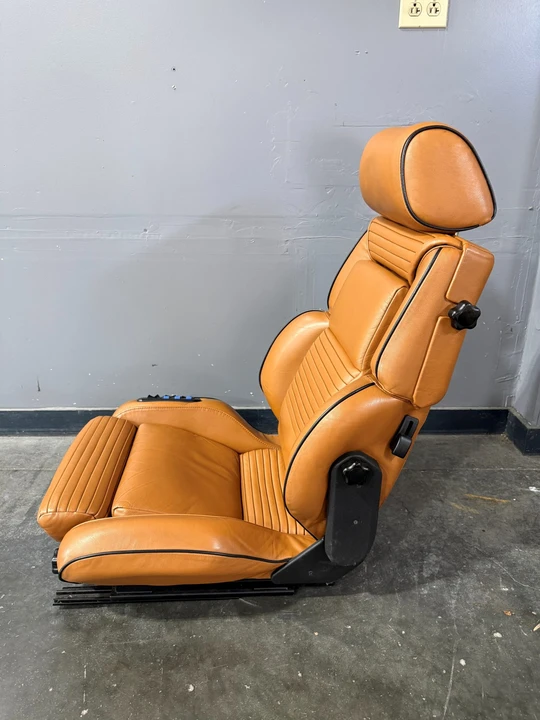 Parts & Memorabilia Seats & Interior - Image 10 of 31