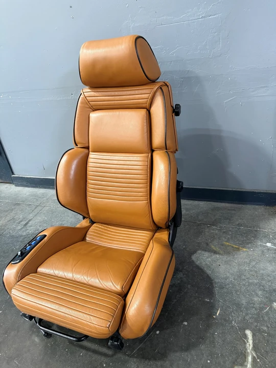 Parts & Memorabilia Seats & Interior - Image 5 of 31