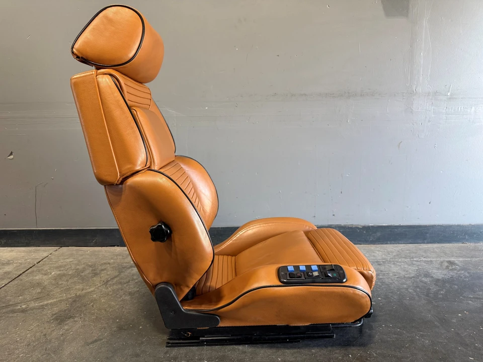 Parts & Memorabilia Seats & Interior - Image 11 of 31
