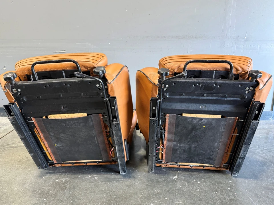 Parts & Memorabilia Seats & Interior - Image 27 of 31