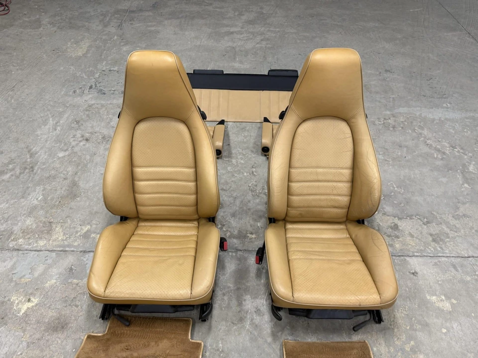 Parts & Memorabilia Seats & Interior - Image 2 of 5