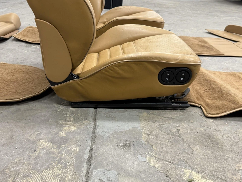 Parts & Memorabilia Seats & Interior - Image 3 of 5