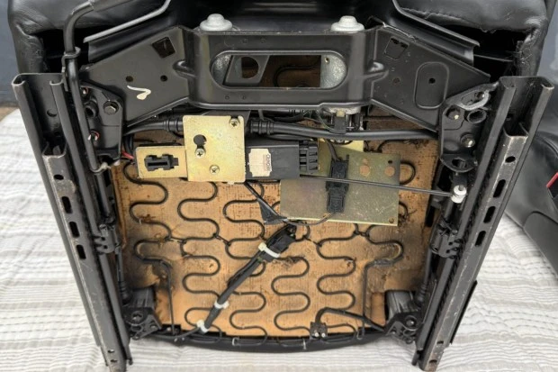 Parts & Memorabilia Seats & Interior - Image 4 of 4