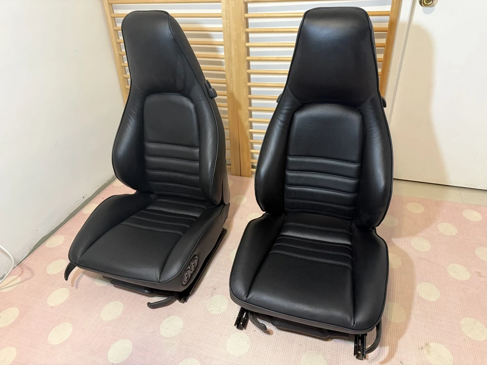 Parts & Memorabilia Seats & Interior - Image 2 of 31