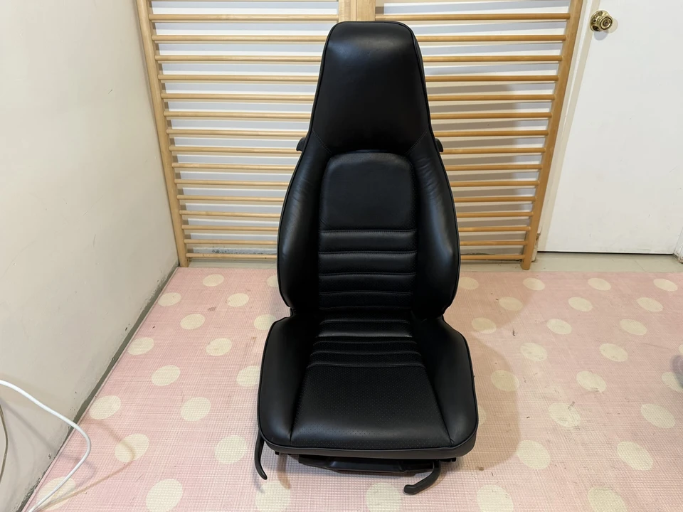 Parts & Memorabilia Seats & Interior - Image 25 of 31