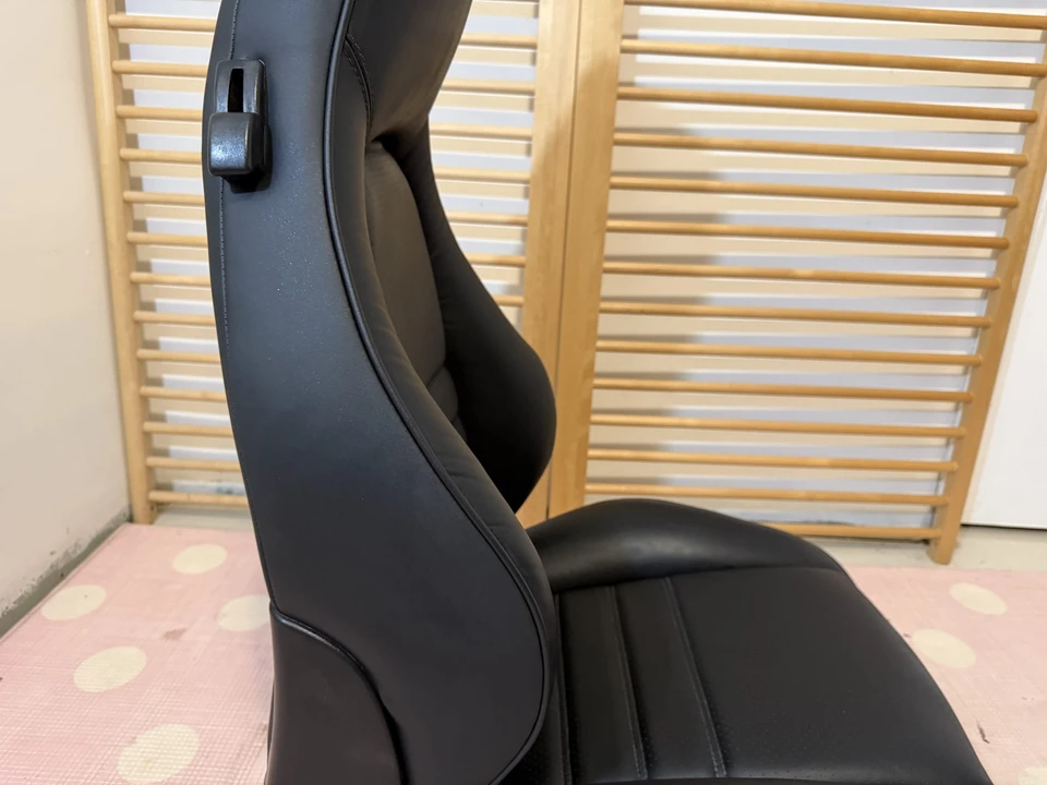 Parts & Memorabilia Seats & Interior - Image 30 of 31