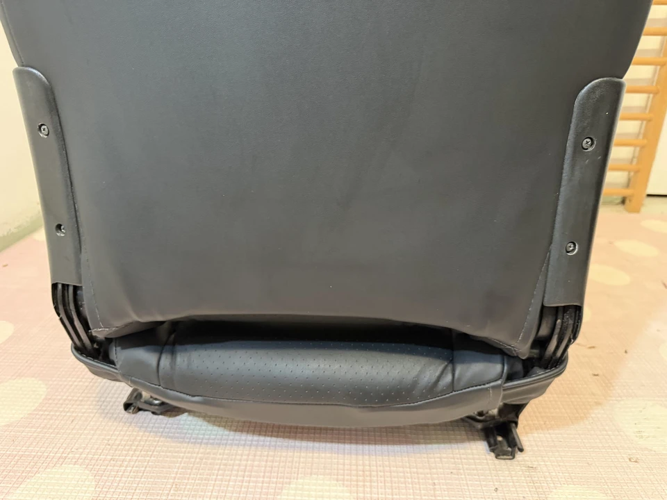 Parts & Memorabilia Seats & Interior - Image 24 of 31