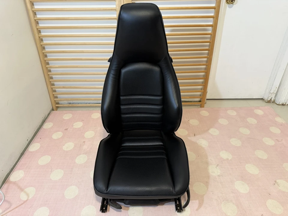 Parts & Memorabilia Seats & Interior - Image 6 of 31