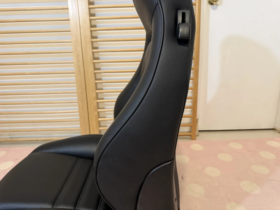 Parts & Memorabilia Seats & Interior - Image 12 of 31