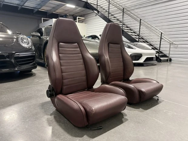 Parts & Memorabilia Seats & Interior - Image 2 of 4